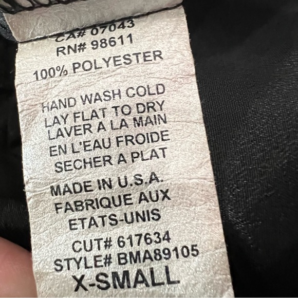 Eight Sixty Sleeveless Dress - Picture 14 of 14